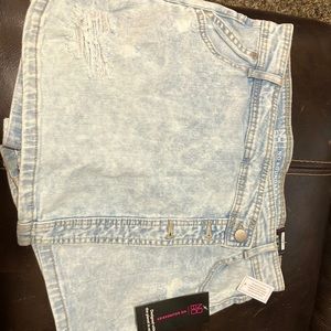 Size 5 women skort with high rise waist.